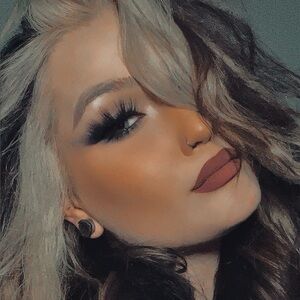 Meet your Posher, Haylee